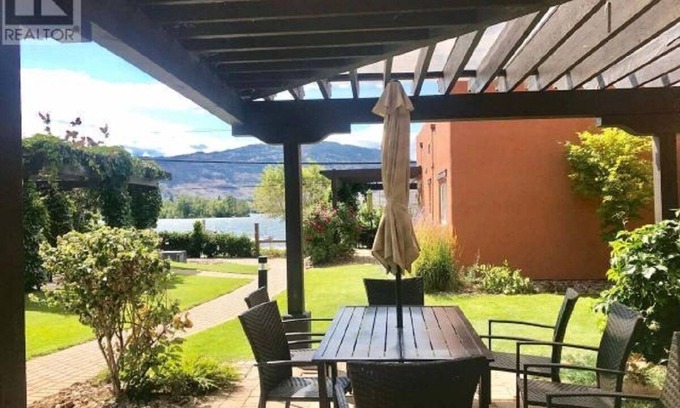 Okanagan-Similkameen Villa | Lakeshore Villas! Ground floor Lakeview, 3 beds, Great for Families!