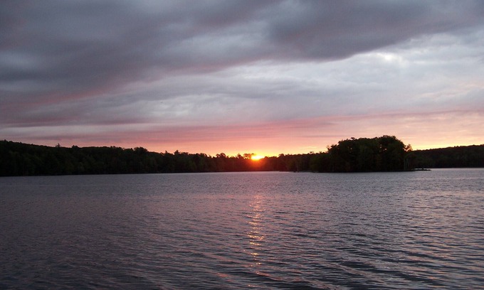 Chief Lake Cabin | Lakeside Cabin & Paddle Craft