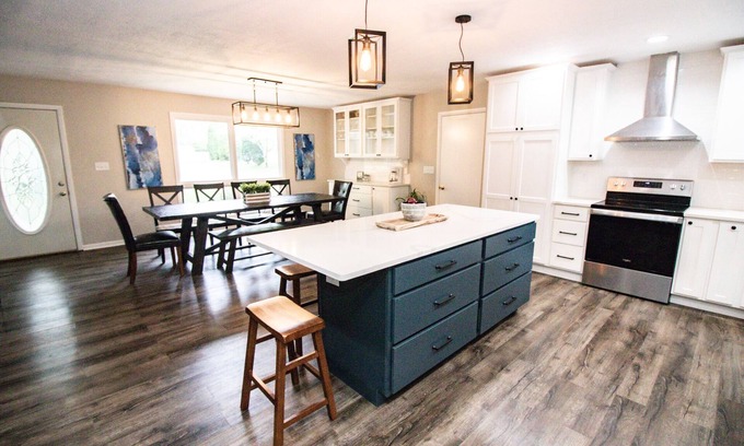 Bellmore House | Lakeside family house w/hot tub.