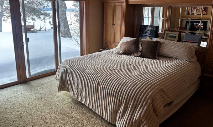 Deerwood House | Lakeside home on beautiful Bay Lake - just south of Ruttgers Resort