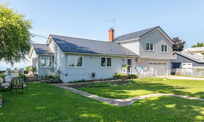 Amherstburg House | Lakeside home with 4 bedrooms and 2 baths!