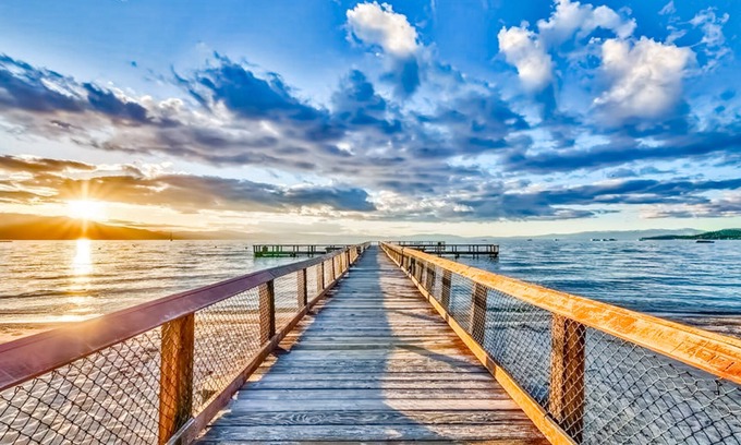 South Lake Tahoe Condo | Lakeside resort condo with pools, hot tubs, & beach access - near skiing