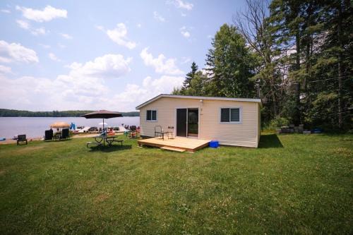 Magnetawan House | Lakeside Retreat #1 - Maijac Resort & Marina