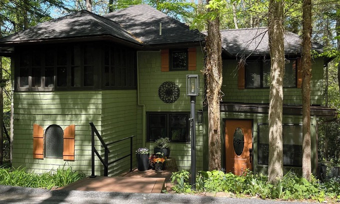 Timber Hills Cottage | Lakeview Luxe