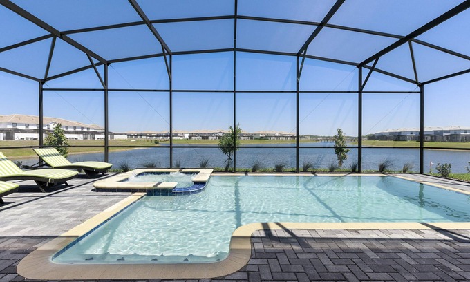 Kissimmee Villa | Lakeview Luxury Villa with Everything!