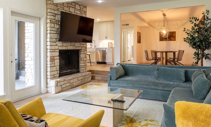 Lakeway Condo | Lakeway Condo + Minutes to Lake Travis - Althea