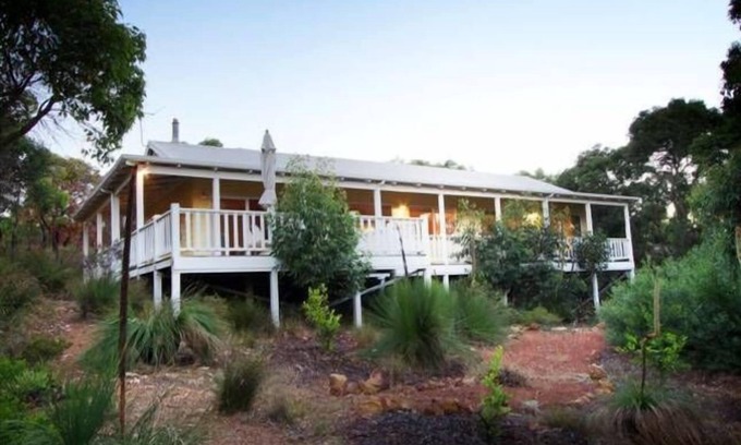 Eagle Bay House | Lancelot Views at Eagle Bay