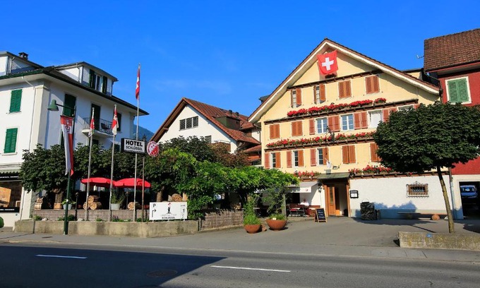 Alpnach Hotel | Landgasthof Schlüssel Alpnach