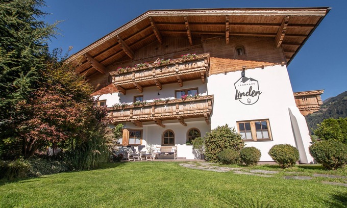 Uderns Apartment | Landhaus Linden, new apartment in a prime location in the Zillertal