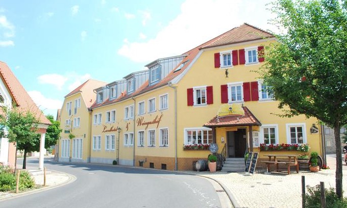 Wiesenbronn Hotel | Landhotel und Weingasthof Schwarzer Adler