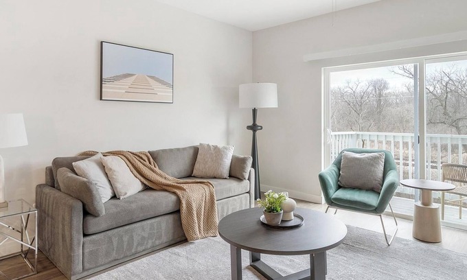 Willow Springs Apartment | Landing | Amazing 1BD, Pool, Gym