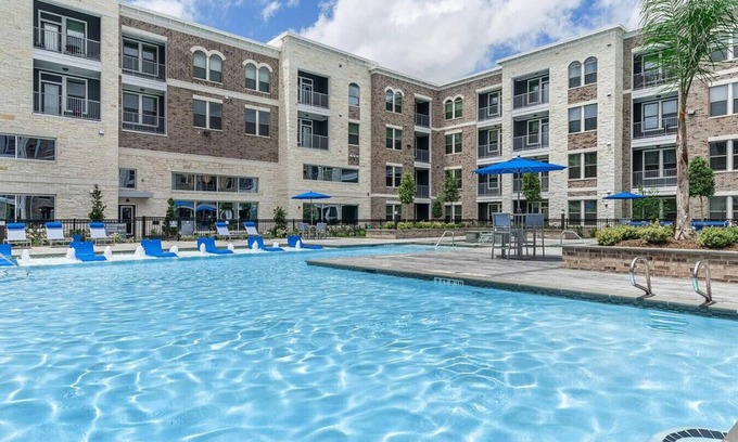 League City Apartment | Landing at Highbridge at Egret Bay - 1 Bedroom in League City
