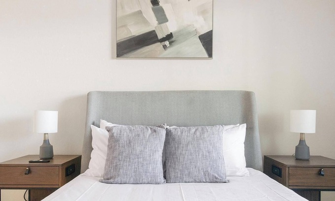 Palmetto Apartment | Landing | Beautiful 2BD, Pool, Gym