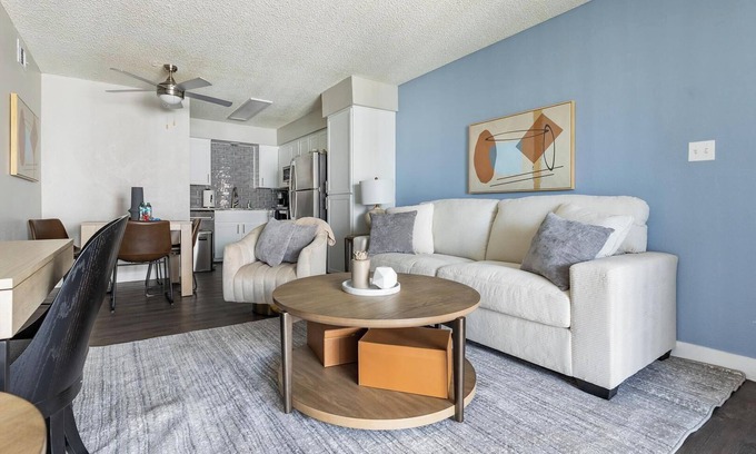 Maryvale Apartment | Landing | Chic 2BD in Maryvale Village