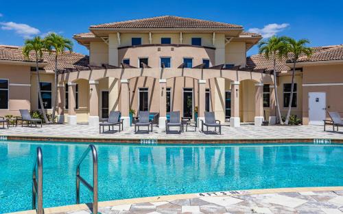 Fort Myers Apartment | Landing Fort Myers near Heritage Palms