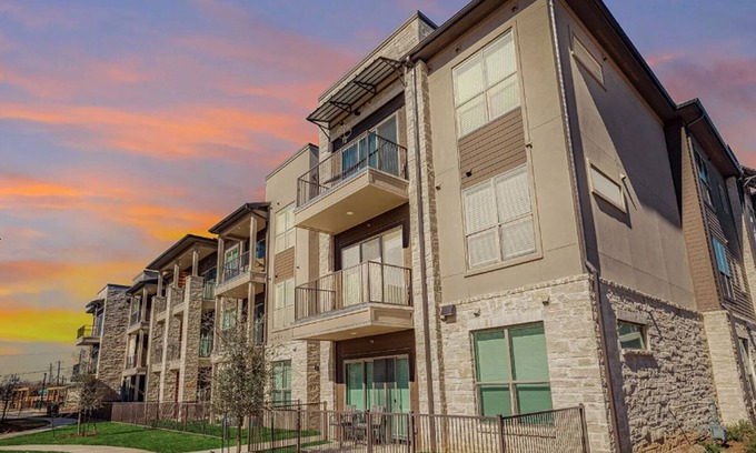 Austin Apartment | Landing | Incredible 1BD, Pool, Gym