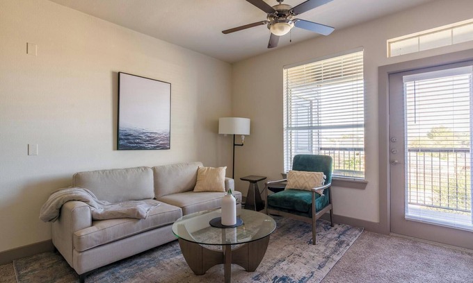 Spring Apartment | Landing | Incredible 1BD, Gym, Pool