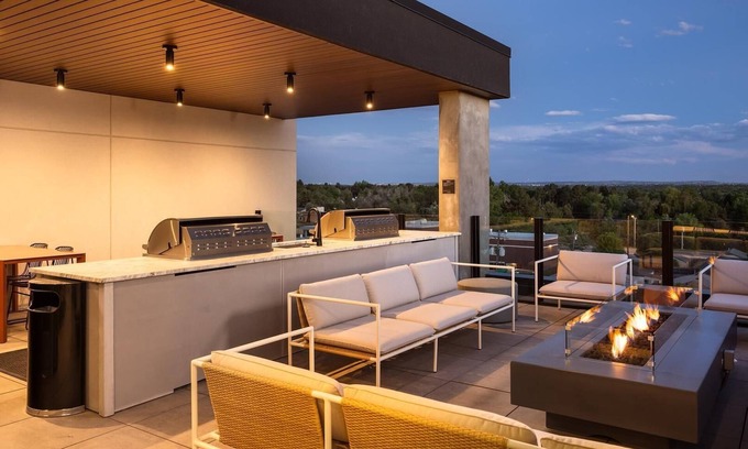 Englewood Apartment | Landing | Modern 2BD, Gym, Rooftop Lounge