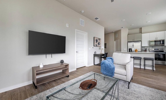 Wimauma Apartment | Landing | Modern 2BD, Pool, Clubhouse