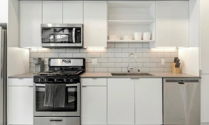 Candler Apartment | Landing | Spectacular 1BD, Clubhouse, Pool