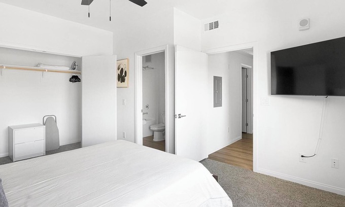 Townsite Apartment | Landing | Spectacular 1BD, Pool, Rooftop Lounge