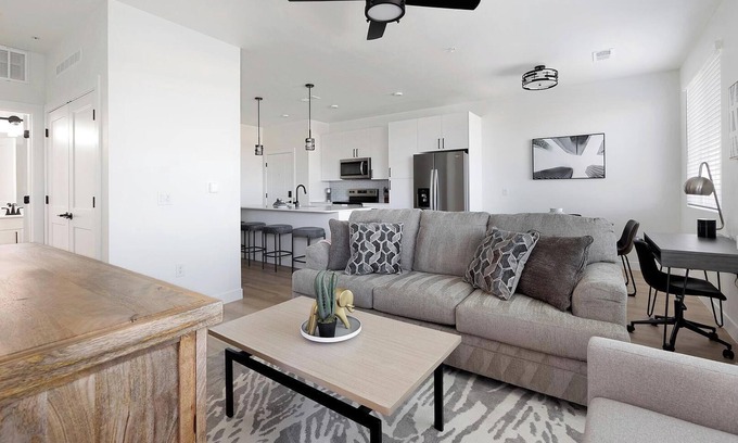 Casa Grande Apartment | Landing | Stunning 1BD, Gym, Clubhouse