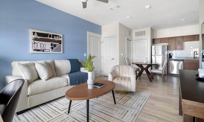 Lockhart Apartment | Landing | Stunning 1BD, Clubhouse, Gym