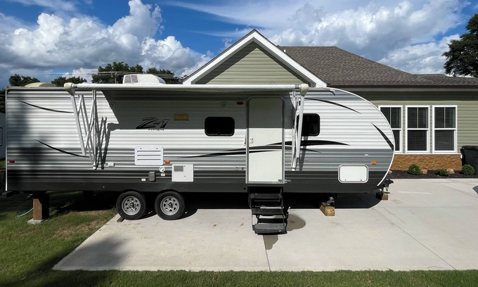 Landrum RV Rental | Landrum, SC - close to TIEC, FENCE, downtown, I-26