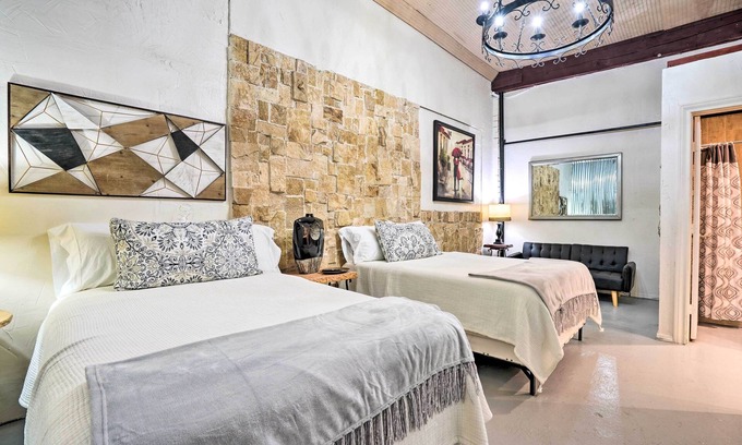 Western Division Apartment | Laredo Vacation Rental - Minutes From Attractions!