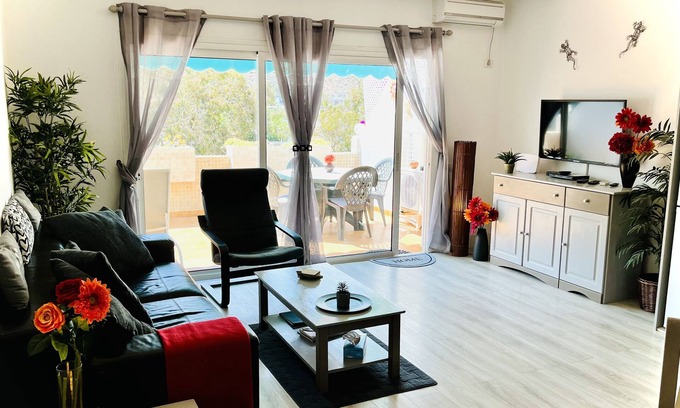 Lomo Quiebre Apartment | Large 2 bedroom apartment. Puerto de Mogan. ROOF-TOP POOL. UK TV, WiFi, Netflix.