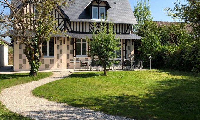 Villers-sur-Mer Villa | Large 200m2 villa for 15 people near beach and shops