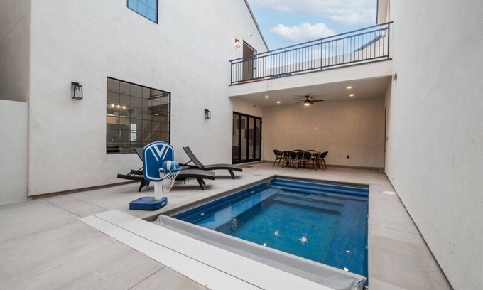 Hurricane House | Large 5 bedroom with double bunkroom and pool
