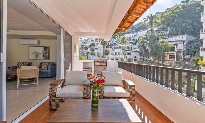 Cerro Condo | Large and modern condo in Old Town PV, 6 min. walk to beach and Malecon!