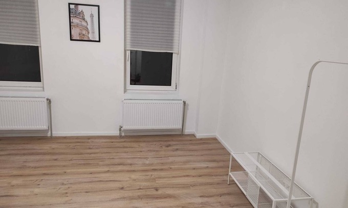 Altenburg Apartment | Large and spacious rooms, washing machine, WiFi&TV