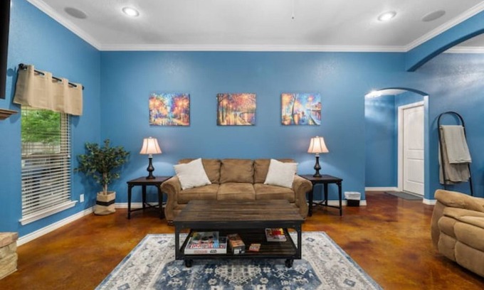Belton House | Large Belton Home near Expo Ctr