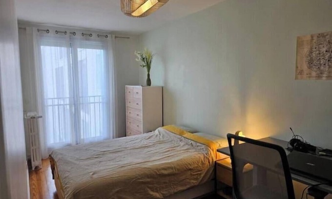 Montrouge Apartment | Large, bright apartment