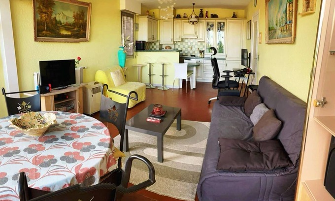 Carnon-Plage Apartment | Large, comfortable T2 apartment
