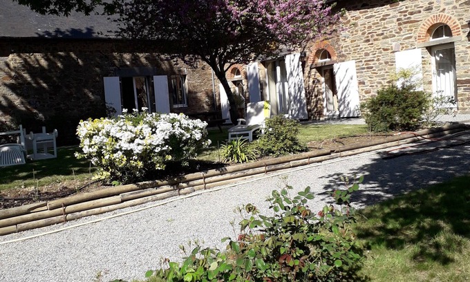 Pipriac House | Large country house in stone farmhouse