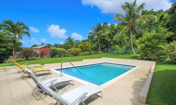 Speightstown House | Large Family Friendly Home with Pool Just 2 mins from Beach - Chindwin