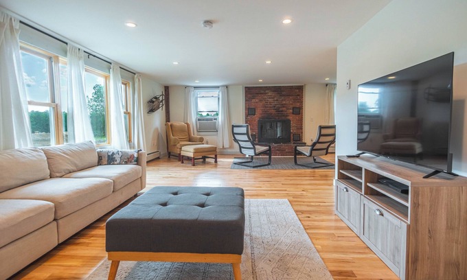 Jeffersonville Other | Large Family Friendly Home - Minutes from Smuggs Ski Resort!