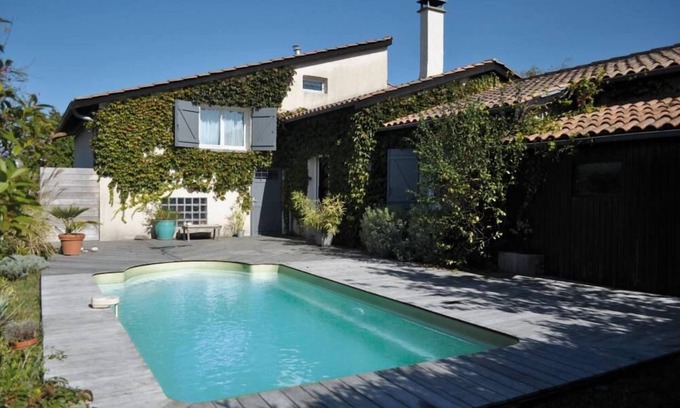 Saint-Caprais-de-Bordeaux House | Large house with swimming pool in Gironde near Bordeaux