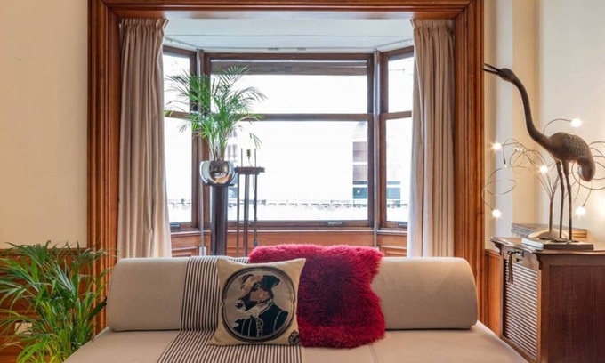 Bilbao Old Town Apartment | Large Historic Apartment in Casco Viejo, Bilbao.