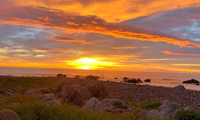 Kaikoura District House | Large holiday home set across from the beach