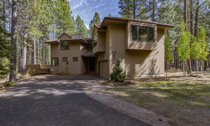 Black Butte Ranch House | Large home with Hot Tub & Game Room close to Glaze Meadow Recreation Center.