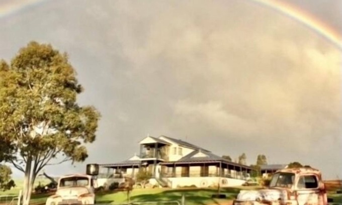 Dumbarton Other | Large House on Acreage+River+BeautifulViews+sleeps14+Hire of optional gypsy vans