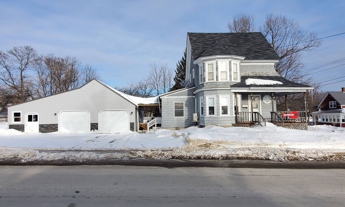 Millinocket House | Large House on ATV and Snowmobile Trails