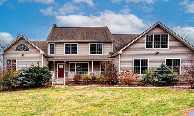 Tolland House | Large house with game-room, deck, bbq grill, basketball/volleyball nets.