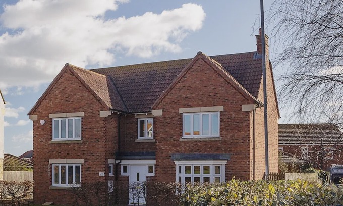 Longhoughton House | Large luxury modern house, 1 mile from Sugar Sands