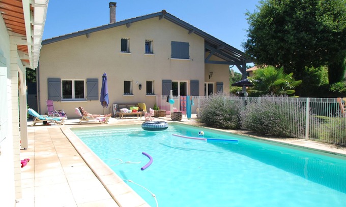 Saint-Aubin-de-Medoc Villa | Large modern Villa 200m2 12 people swimming pool between Bordeaux, Ocean and Médoc