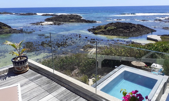 Pointe aux Canonniers Villa | Large modern villa with panoramic ocean and lagoon views